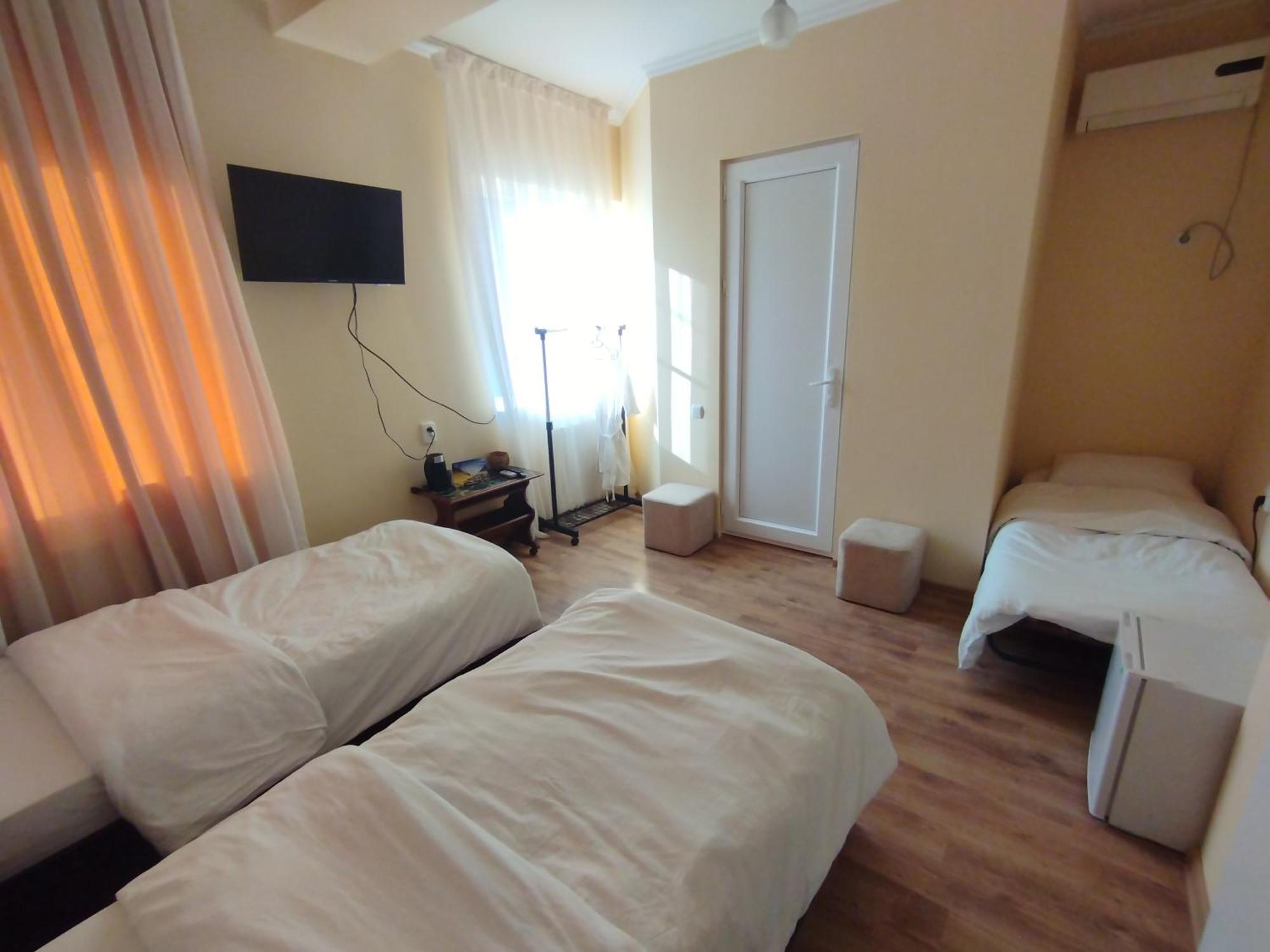 David Hotel Kutaisi Eksteriør billede